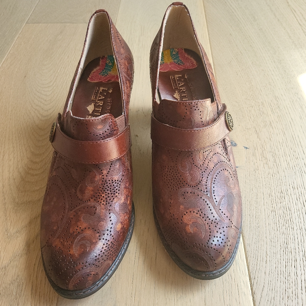 L'Artiste Huekiss heeled shoe